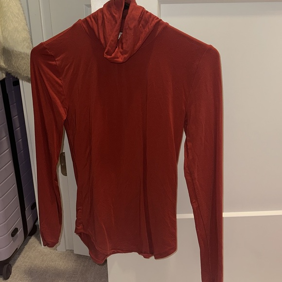 ARITIZIA Babaton size Small. Red turtle neck. Flattering & fits well even if - Picture 2 of 8